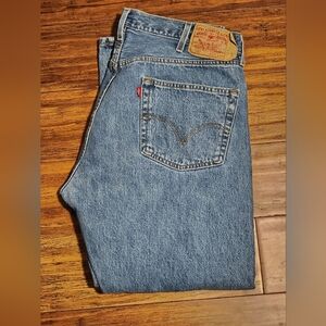 Levi's 501 men's jeans 40x30. *422.1